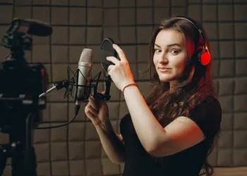 Seslendirme Kursu ile Sesin Gücünü Keşfedin