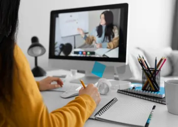 Uzaktan Çalışma İçin Popüler Kurslar: Evden Kariyer Fırsatları