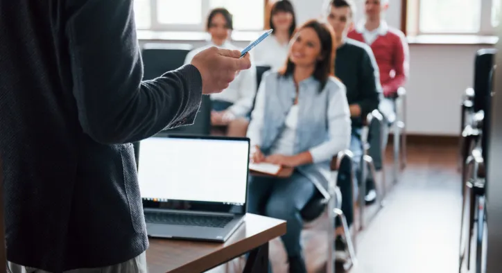Popüler Kursların İçeriği Ne Kadar Güncel? Dikkat Edilmesi Gerekenler