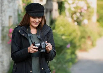 İçindeki Gücü Keşfet: 2025'te Kadınların Gözdesi Olan 5 Yaratıcı Kurs Alanı