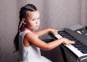 5-7 Yaş ve 8-12 Yaş Piyano Kursları Karşılaştırması