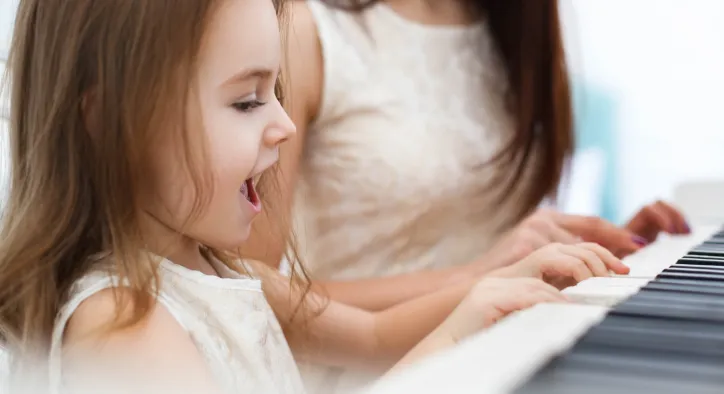 Çocuklar İçin Piyano Kursu: Oyun Temelli ve Pedagojik Programlar