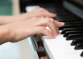 Eğitmen Kalitesine Göre En İyi Çocuk Piyano Kursları