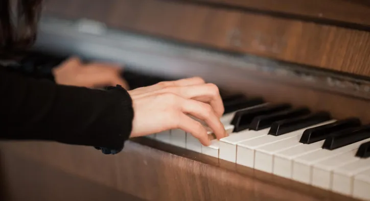 Piyano Kursu Seçiminde Yapılan Hatalar ve Doğruları
