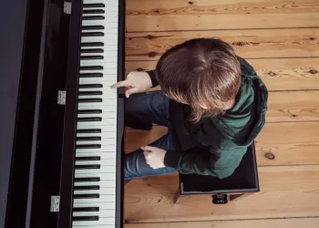 Çocuklar İçin Piyano mu, Keman mı Daha Uygun?