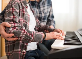 Piyano Çalmak ve Yetişkin Beyin Sağlığı (Alzheimer'a Karşı Koruma)