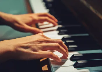 Piyano Derslerinde Hangi Teknikler Öğretilir? (Etütler ve Egzersizler)