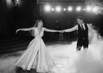 Kurumsal Güvenceyle Dans: MEB Onaylı Bir Kurumda Düğün Dansı Eğitimi