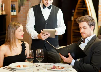 Müşteri Deneyimini Mükemmelleştiren Eğitimler: Secret Garden Restoran Önerileri