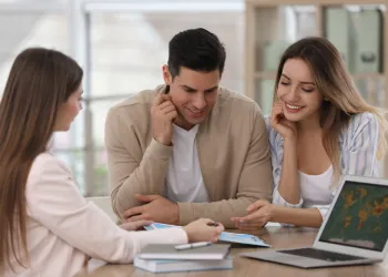 Turizm Alanında MEB Onaylı Eğitimlerin Önemi: Tatil Home'dan Tavsiyeler